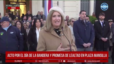 Miles de estudiantes prometieron lealtad a la Bandera en una multitudinaria ceremonia